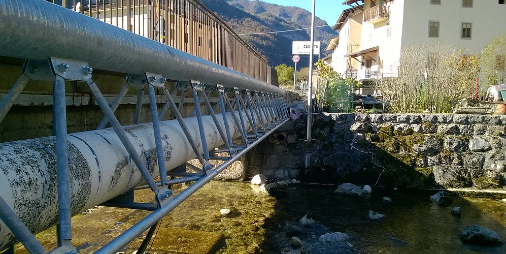 Pipe bridge